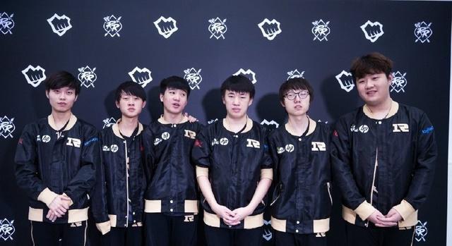 足球不仅仅 足球不仅仅