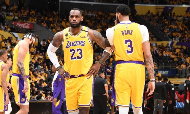 避免三人挤 避免三人挤