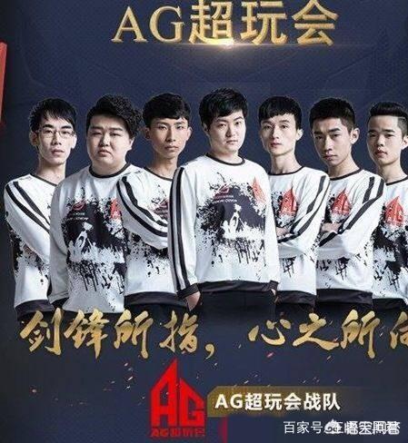 捧起亚洲杯